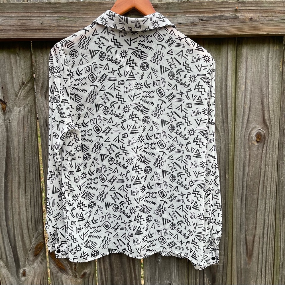 Black and White Patterned woman’s blouse size M - Picture 2 of 4